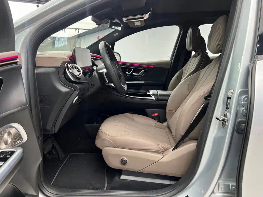 Mercedes-Benz EQE SUV — миниатюра 13