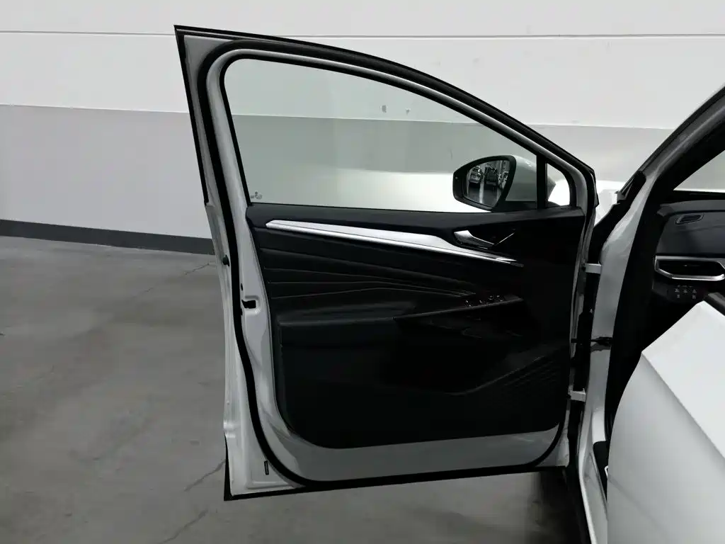 Volkswagen ID.4 Crozz — миниатюра 8