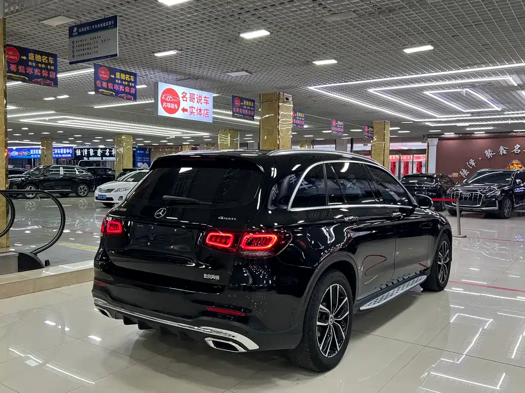 MERCEDES-BENZ GLC