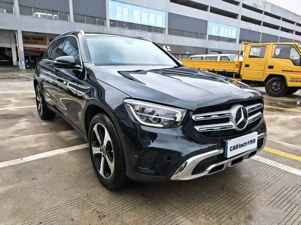 MERCEDES-BENZ GLC