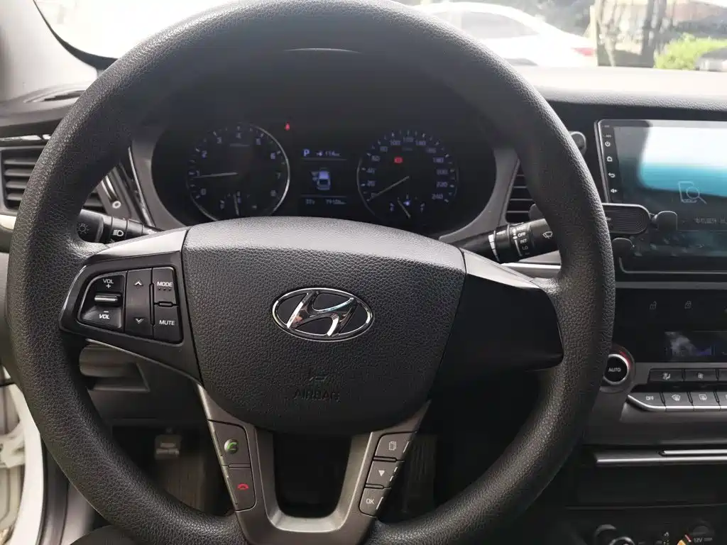 Hyundai Mistra — миниатюра 6