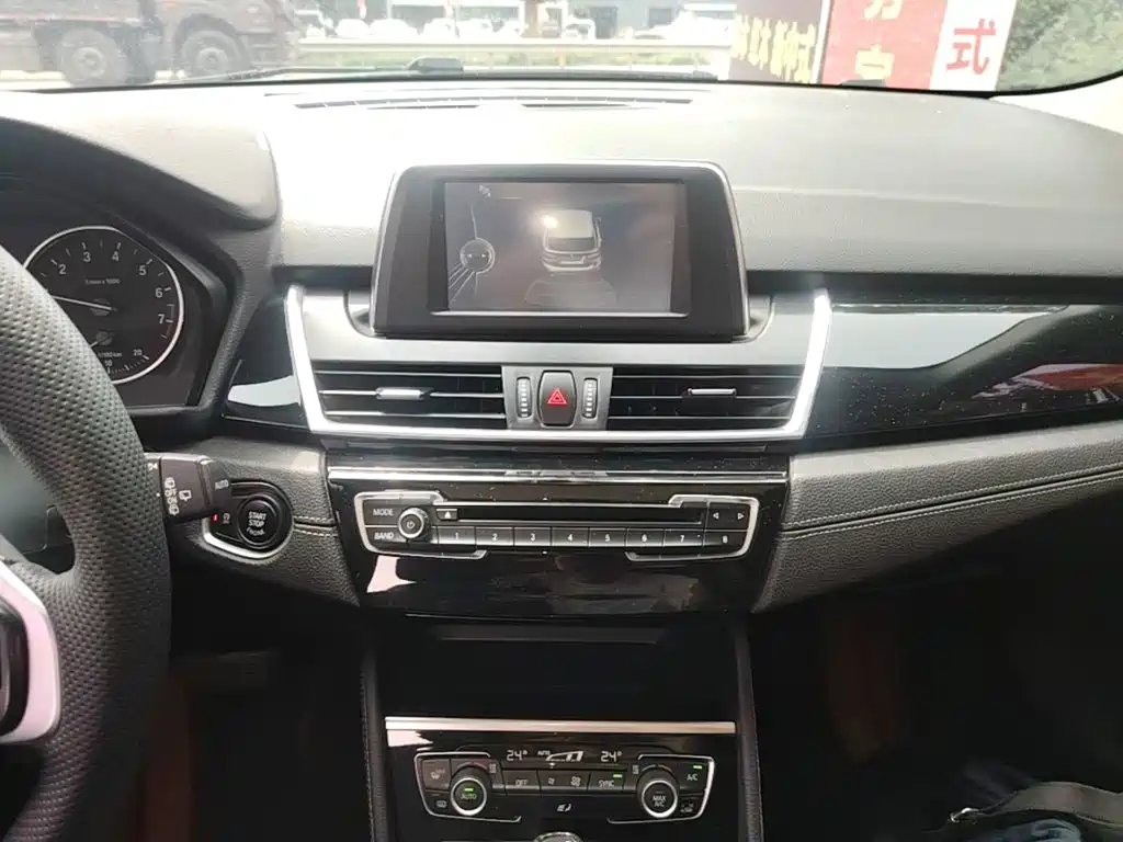 BMW 2 Series Active Tourer — миниатюра 13
