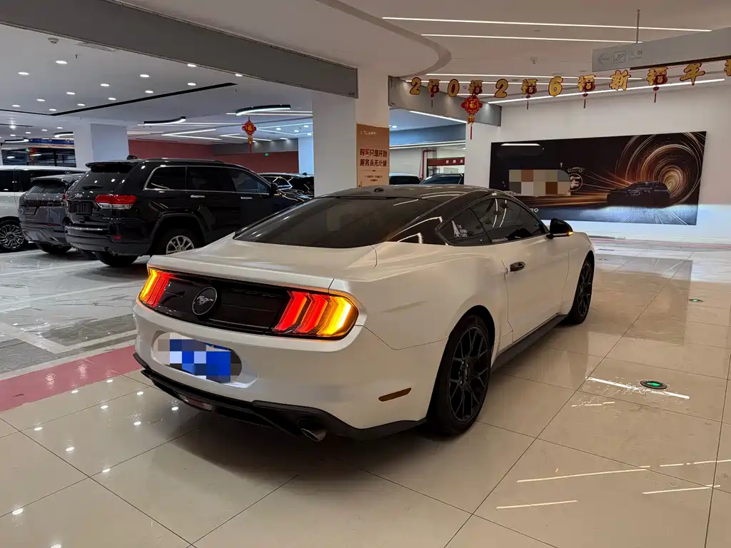 FORD MUSTANG