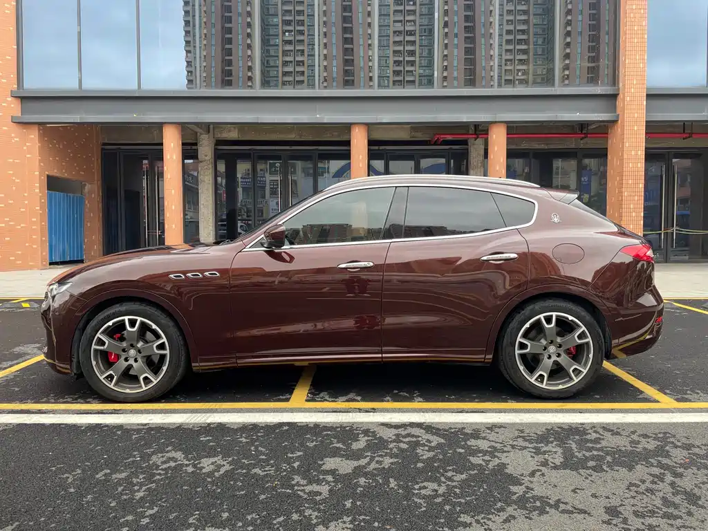 MASERATI LEVANTE