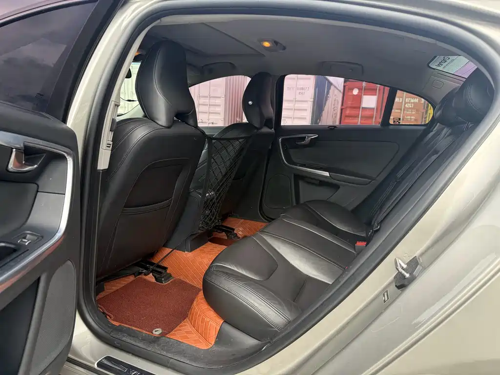 Volvo S60 — миниатюра 8