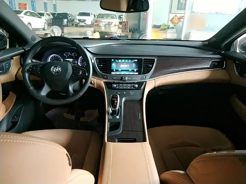 Buick LaCrosse — миниатюра 10