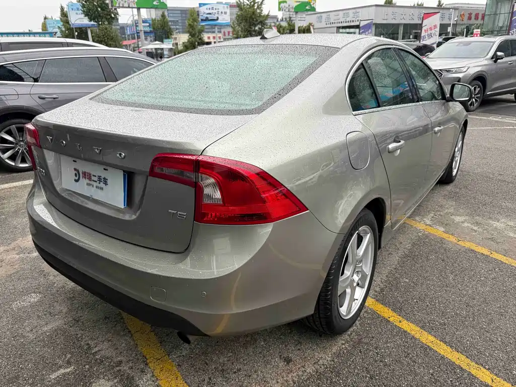 Volvo S60 (Import) — миниатюра 12