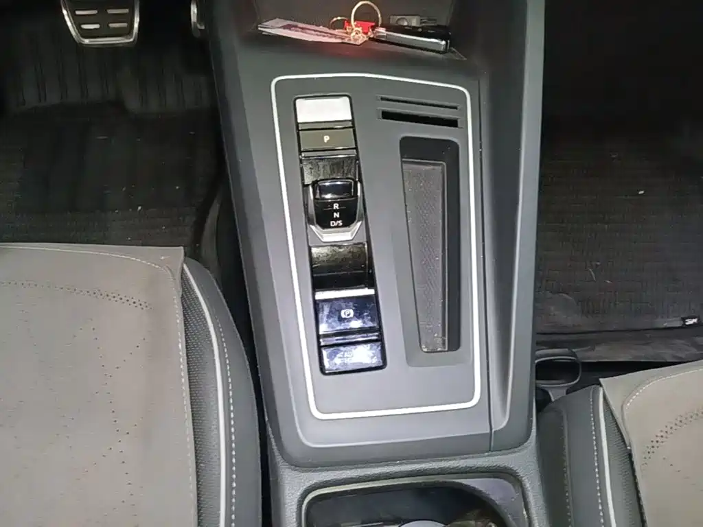 Volkswagen Golf — миниатюра 14