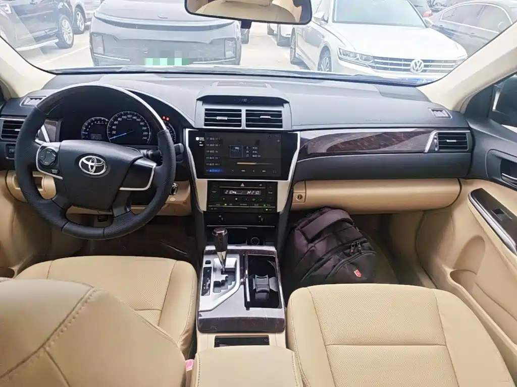 Toyota Camry — миниатюра 10