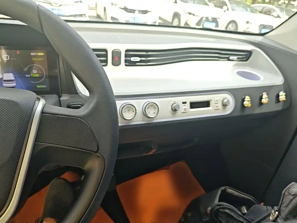 Wuling MINIEV — миниатюра 10