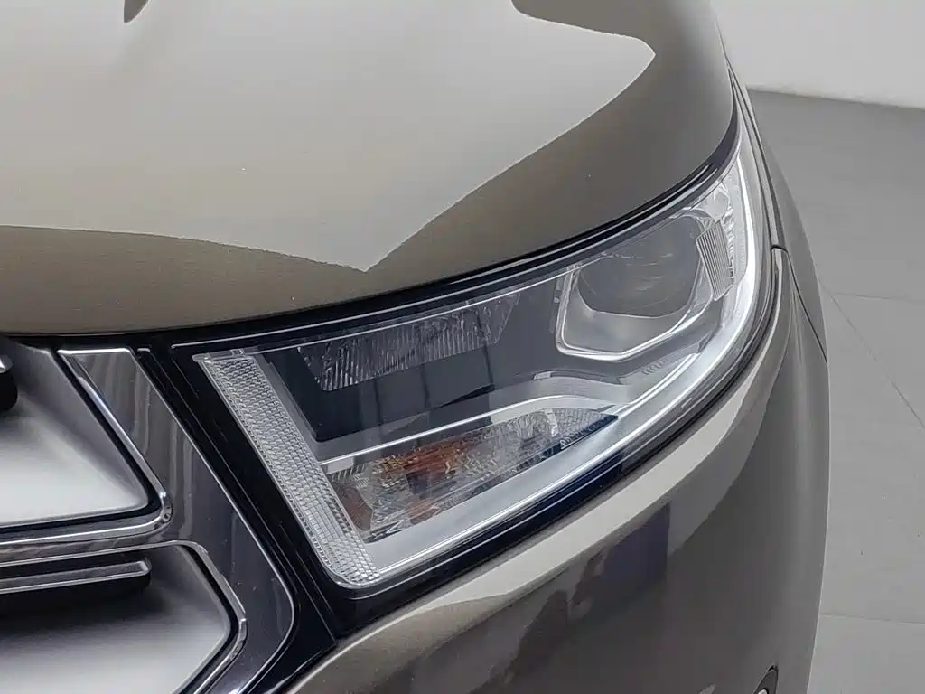 Ford Edge — миниатюра 7