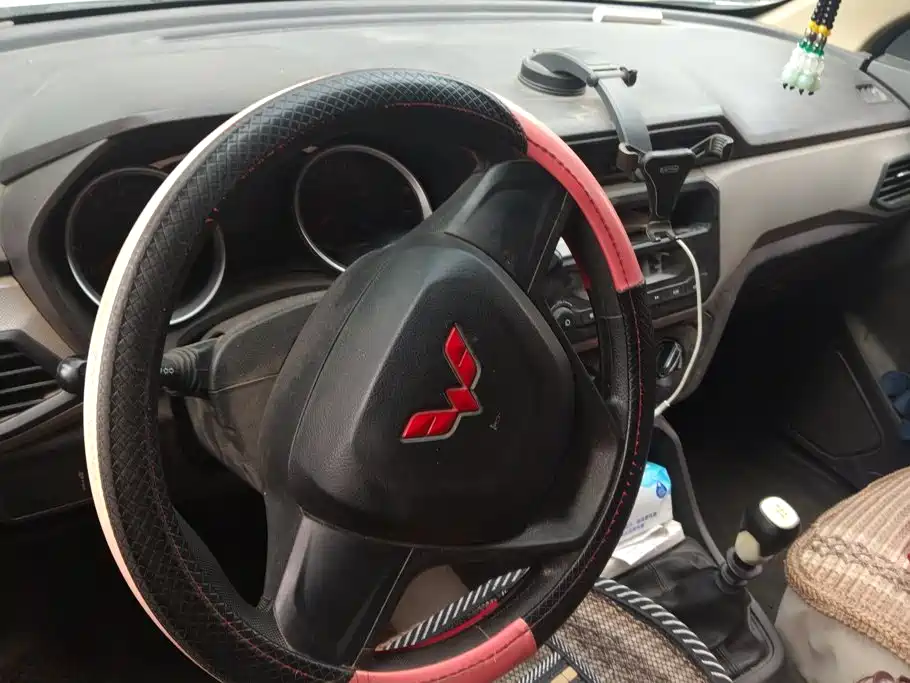Wuling Hongguang — миниатюра 12