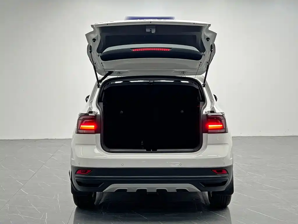 Volkswagen T-Cross - фото 10