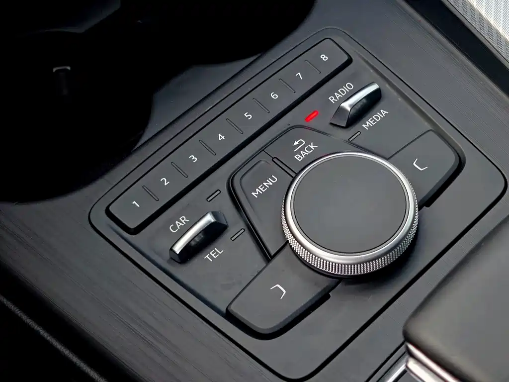 Audi A4L — миниатюра 11