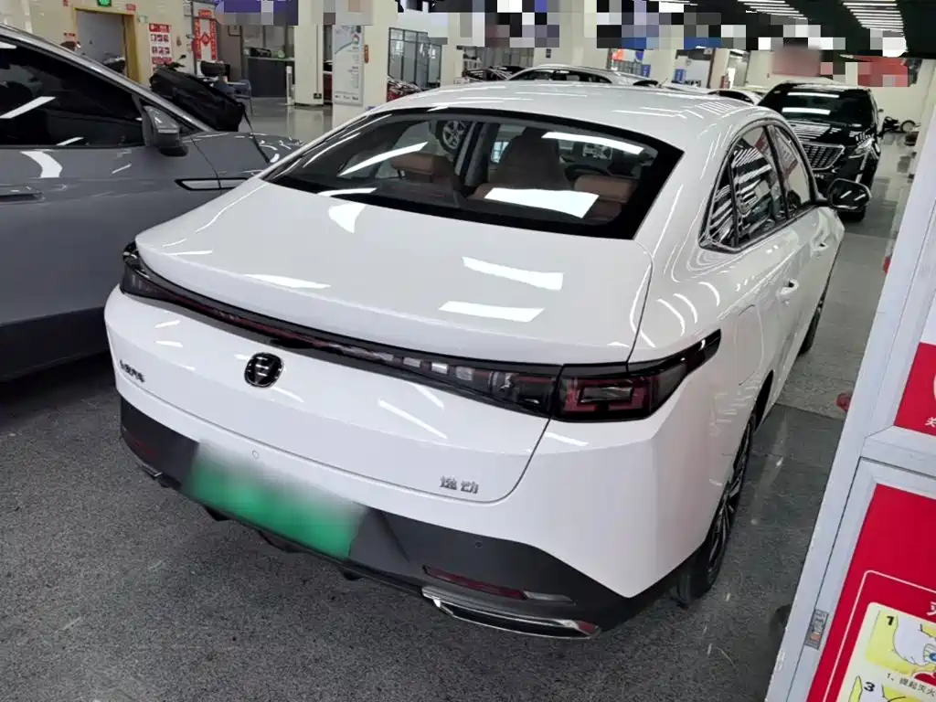 Changan Побег PHEV — миниатюра 7
