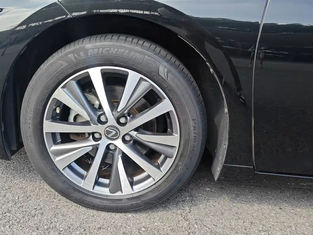 Lexus ES — миниатюра 9
