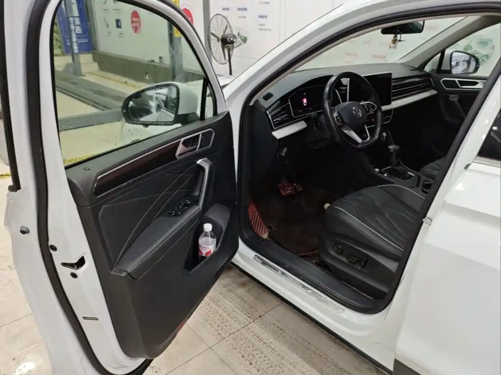 Volkswagen Tiguan L — миниатюра 14