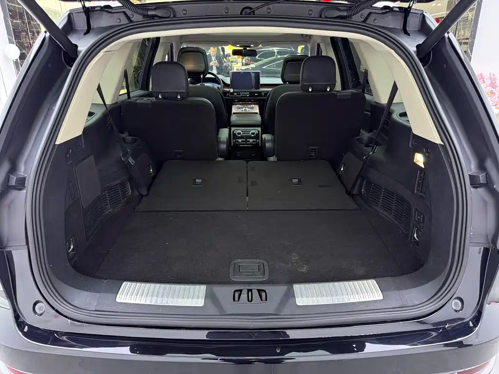 Lincoln Aviator — миниатюра 22