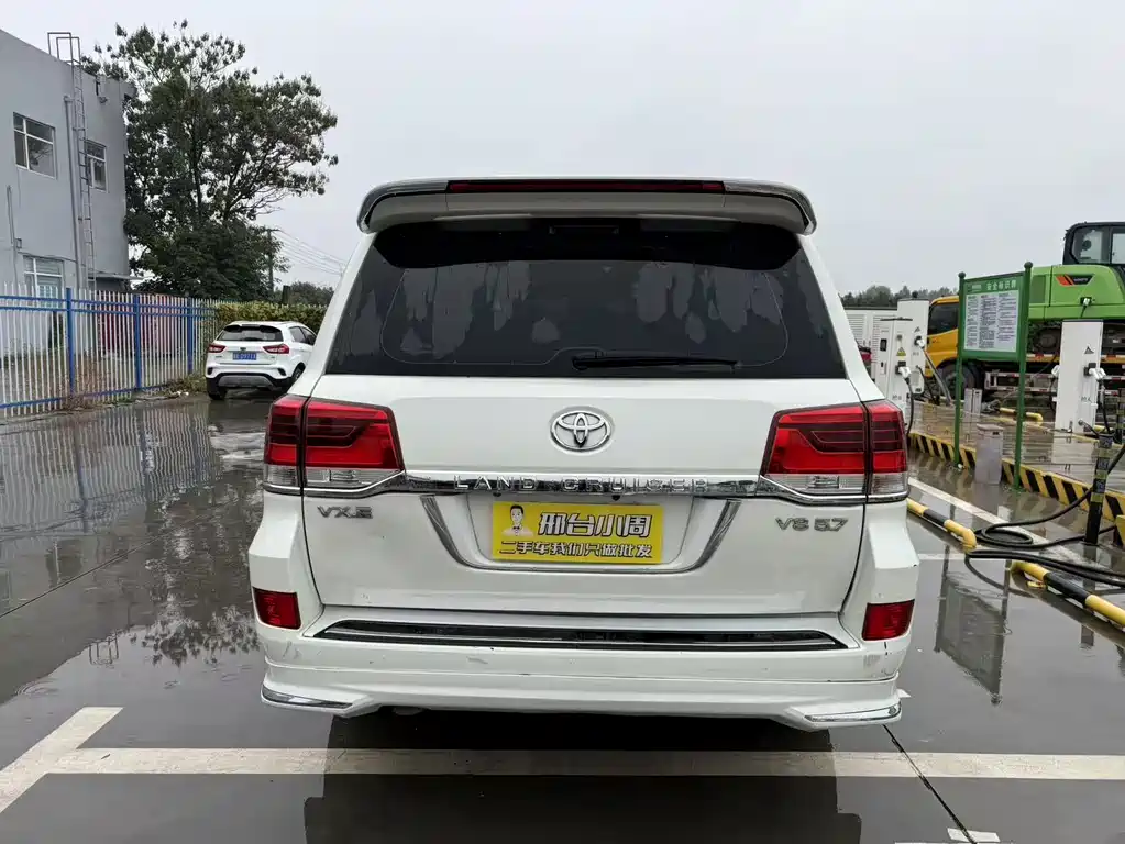 Toyota Land Cruiser — миниатюра 8