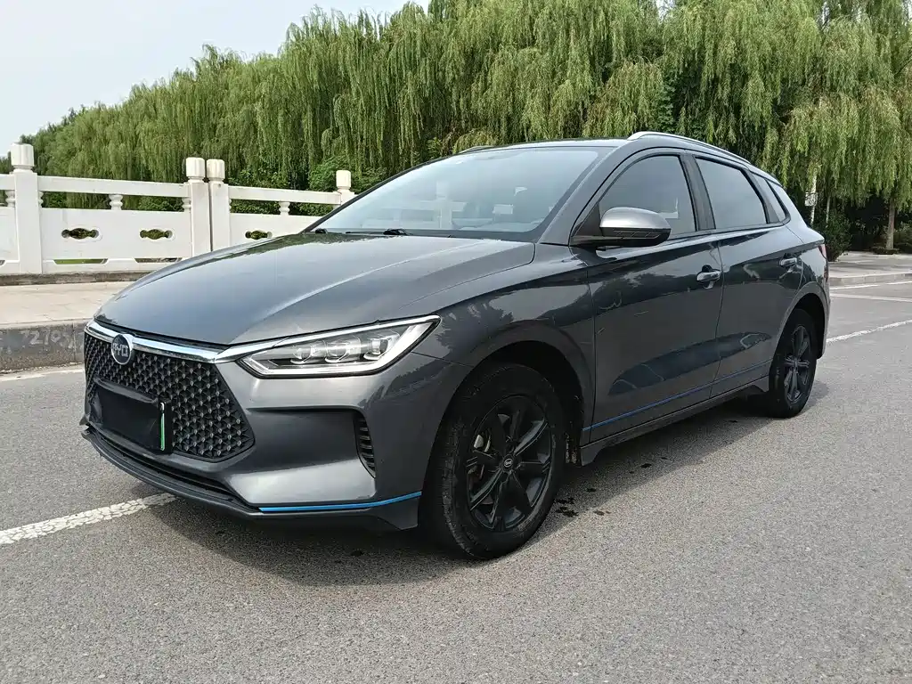 BYD e2