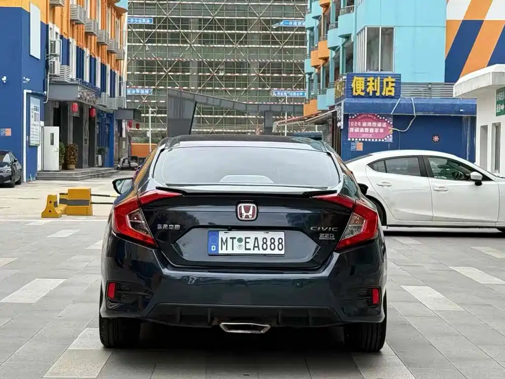 Honda Civic 2019 220TURBO CVT V