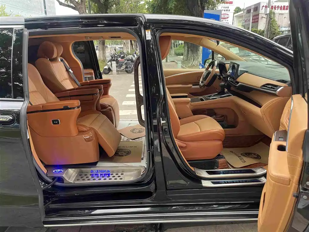 Toyota Sienna — миниатюра 21