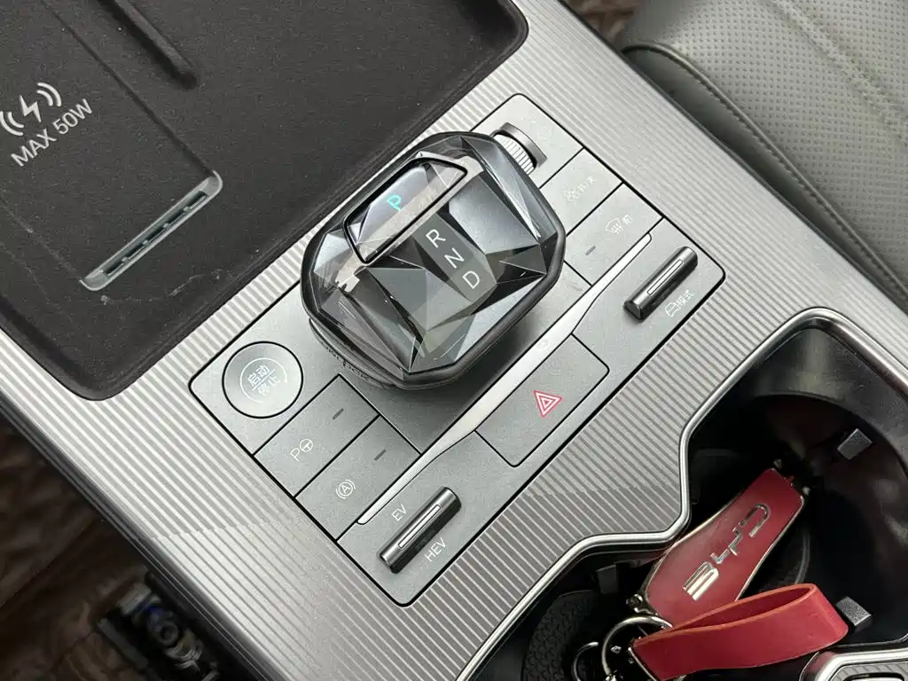 BYD L DM-i — миниатюра 17