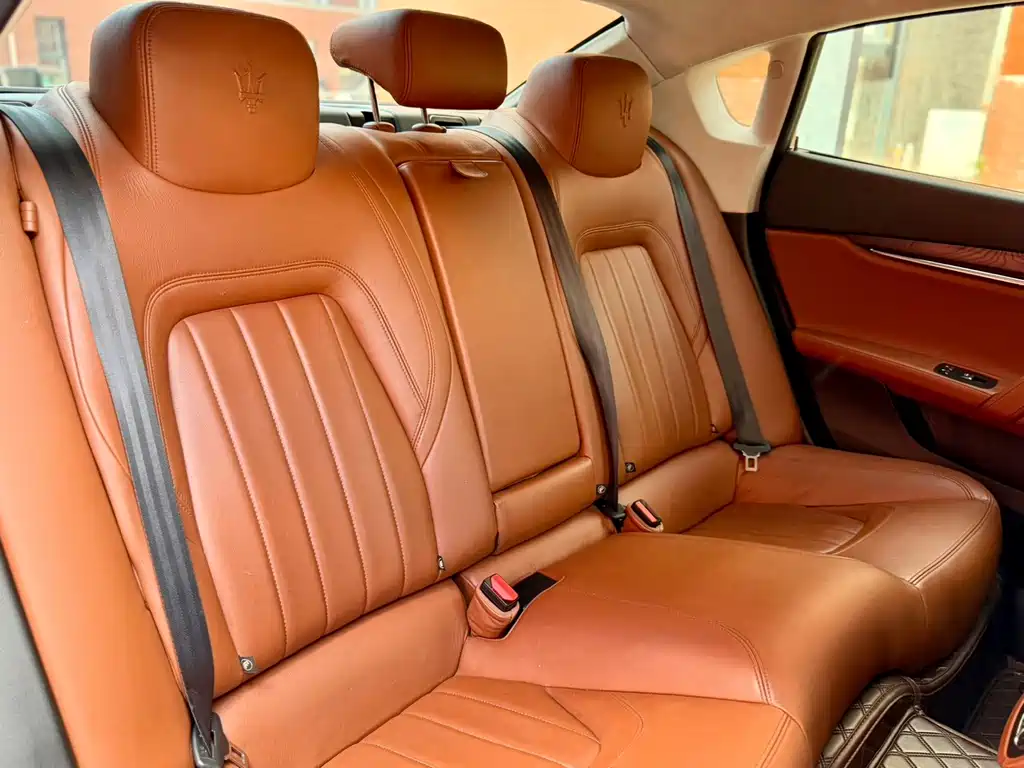 Maserati Quattroporte — миниатюра 18