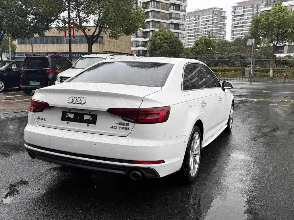 AUDI A4L