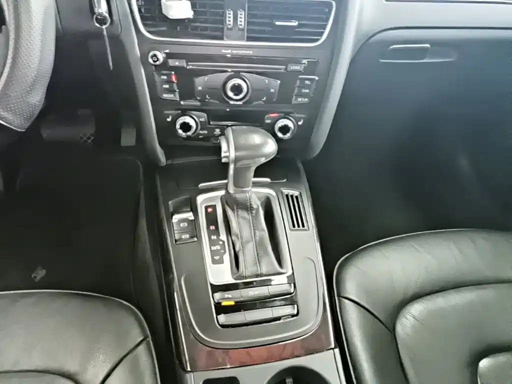 Audi A4L 2015 35 TFSI AT Comfort