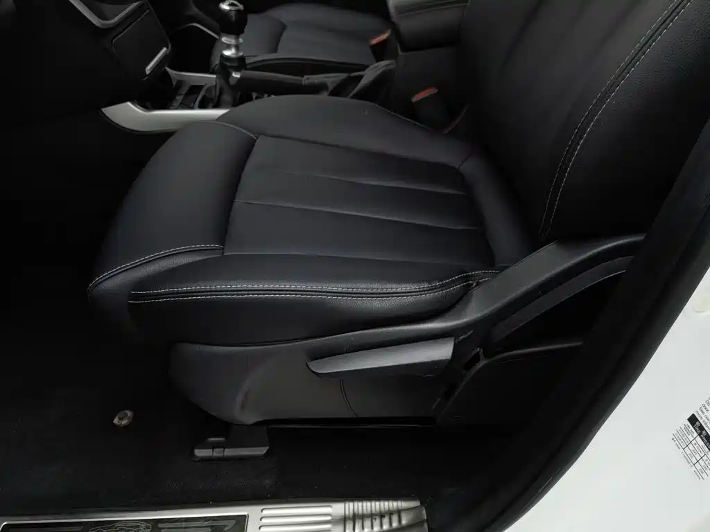 BYD MAX — миниатюра 20