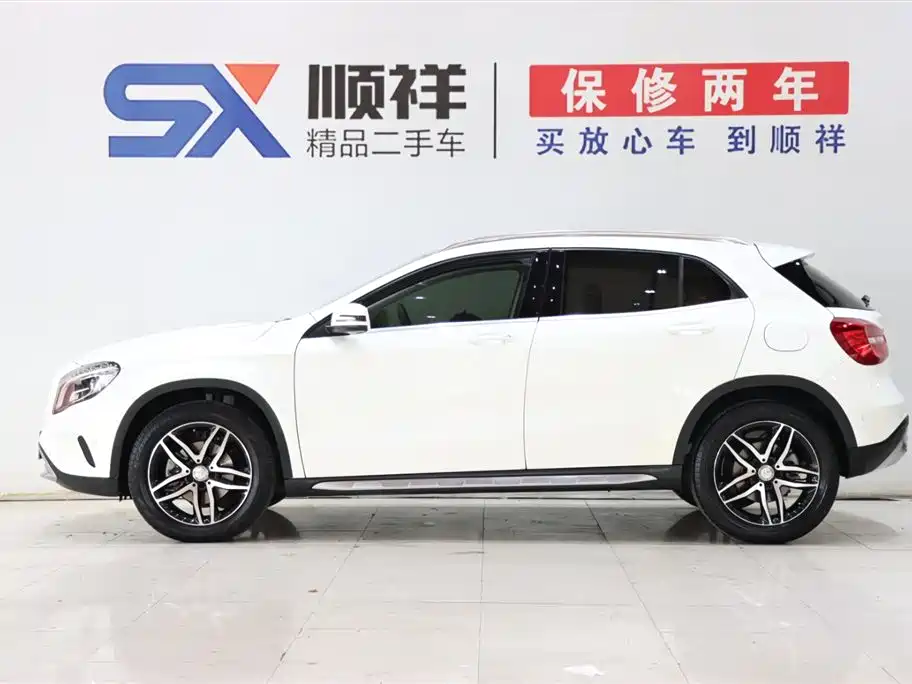Mercedes-Benz GLA 2015 GLA 200 Fashion