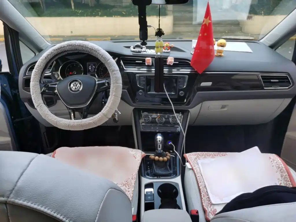 Volkswagen Touran — миниатюра 5
