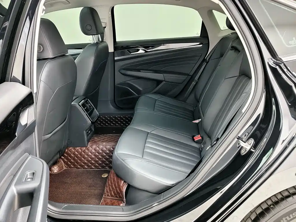 Volkswagen Passat — миниатюра 9