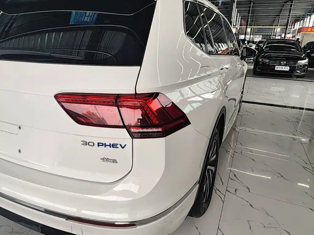 Volkswagen Tiguan L PHEV — миниатюра 8