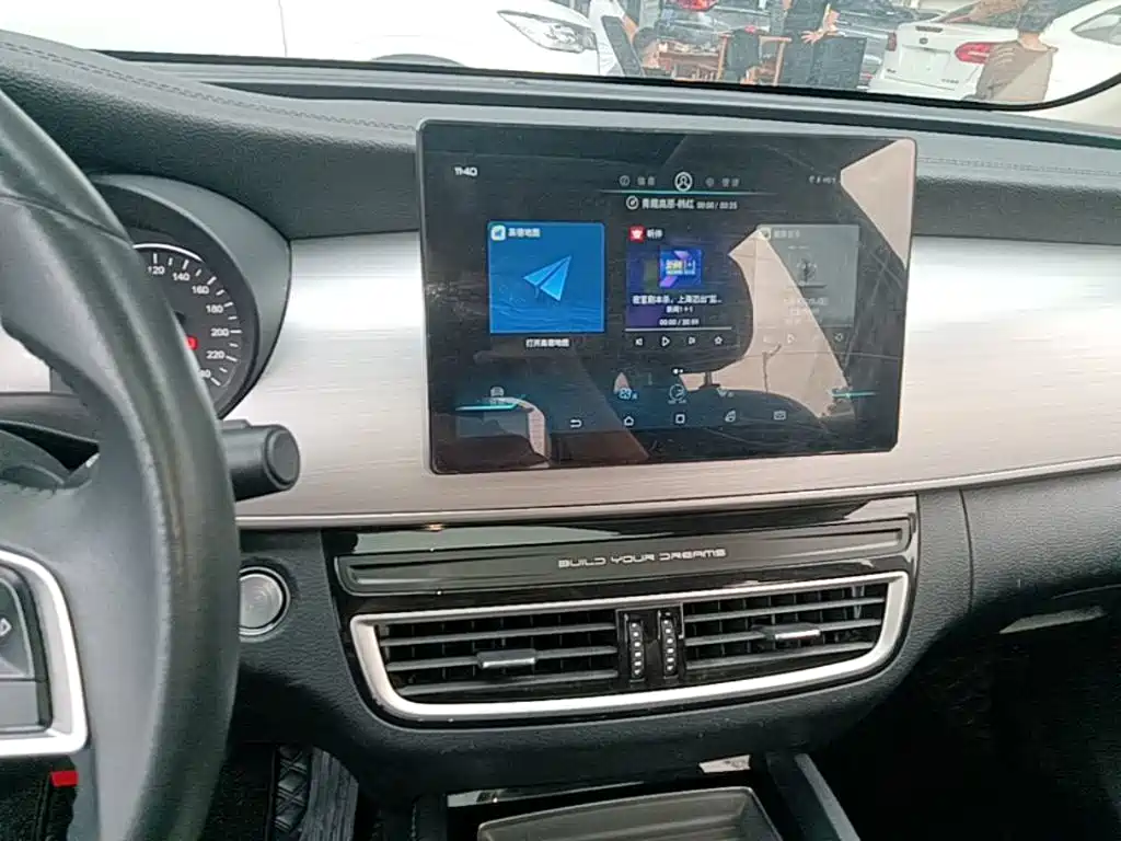 BYD MAX — миниатюра 13
