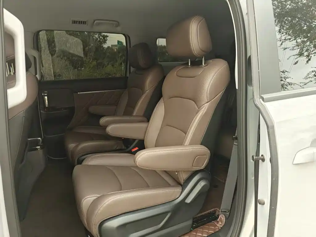 Wuling Xingguang 730 New Energy — миниатюра 17
