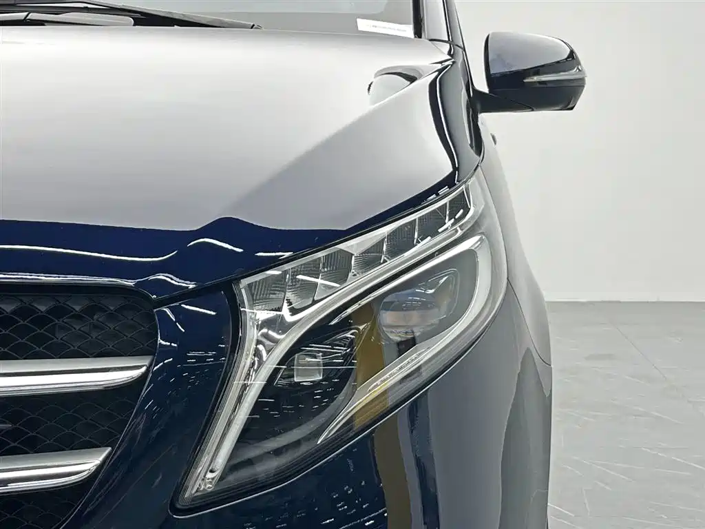 MERCEDES-BENZ V CLASS