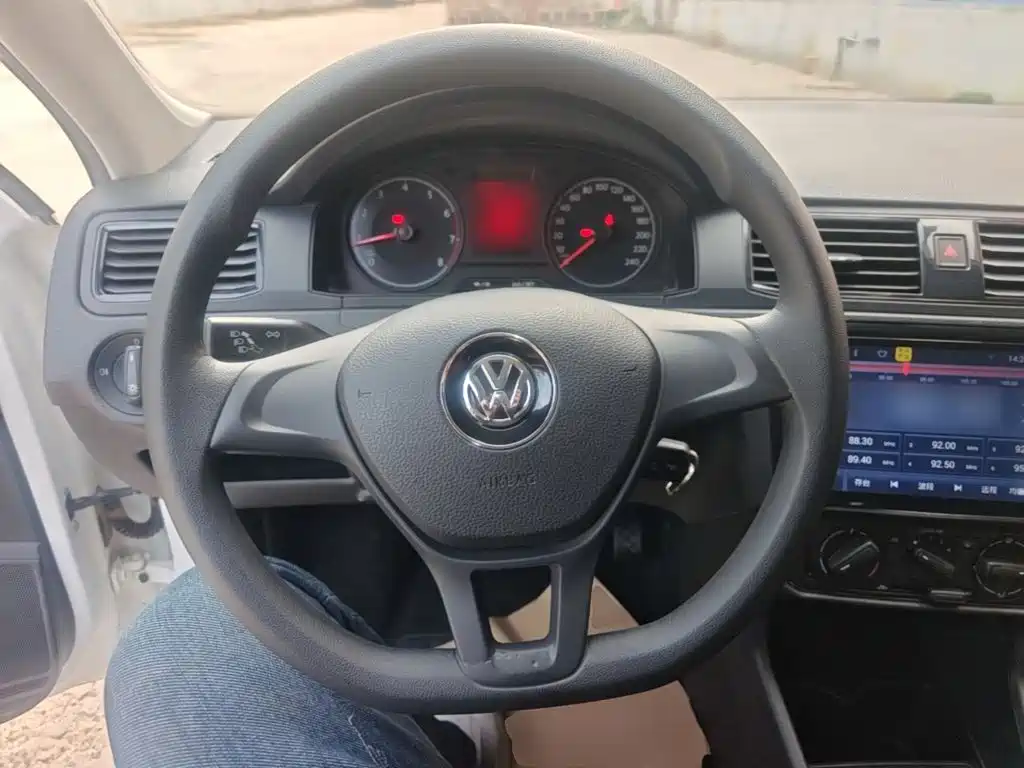 Volkswagen Santana — миниатюра 11