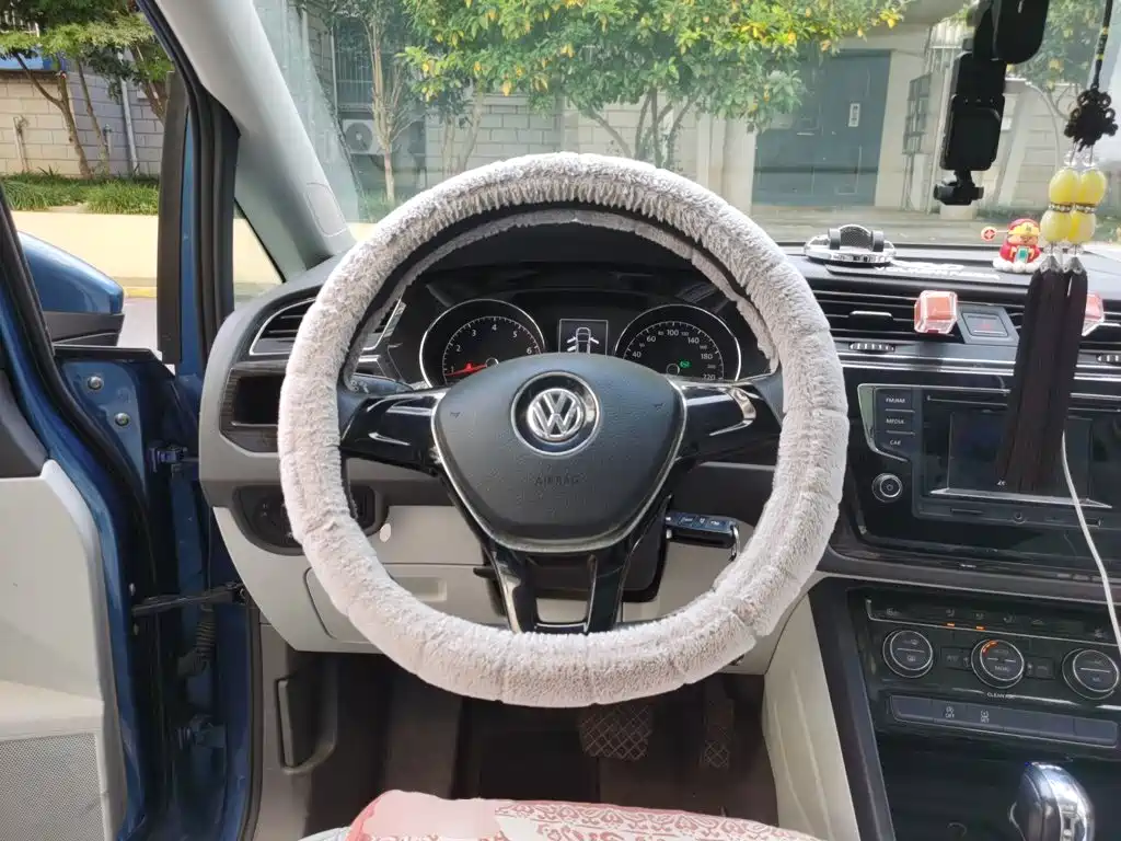 Volkswagen Touran — миниатюра 6