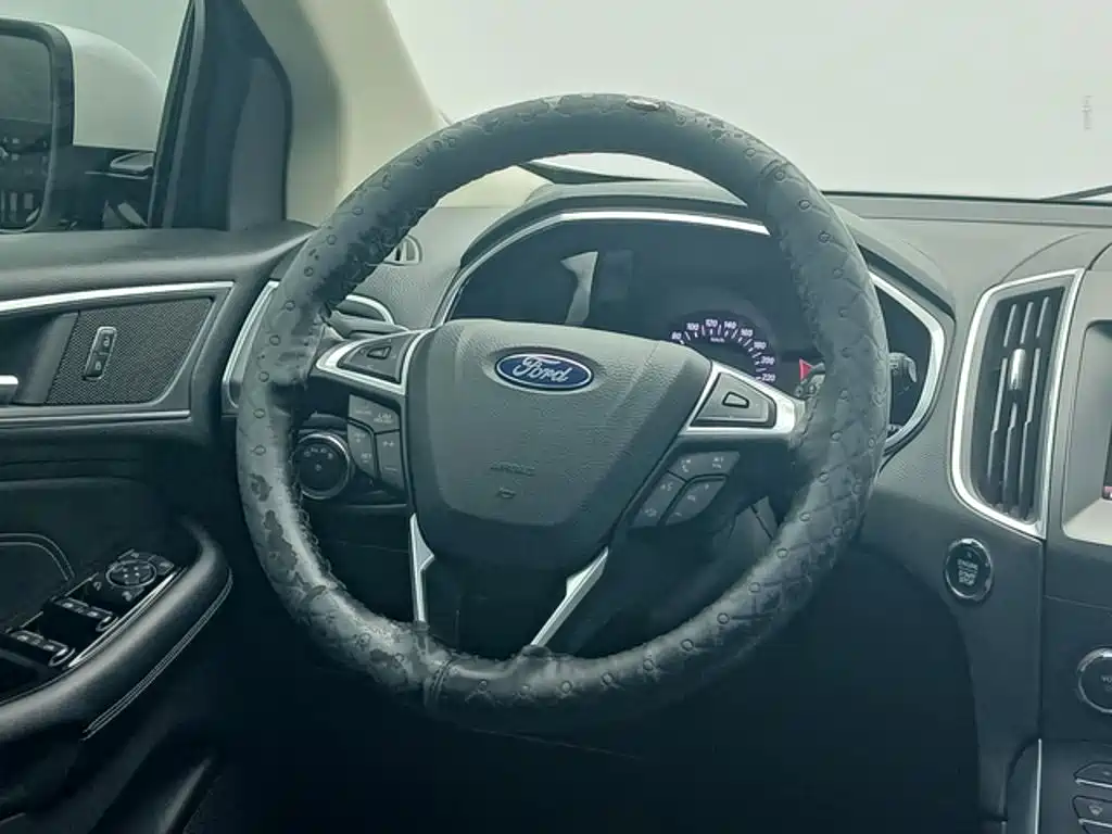 Ford Edge — миниатюра 7