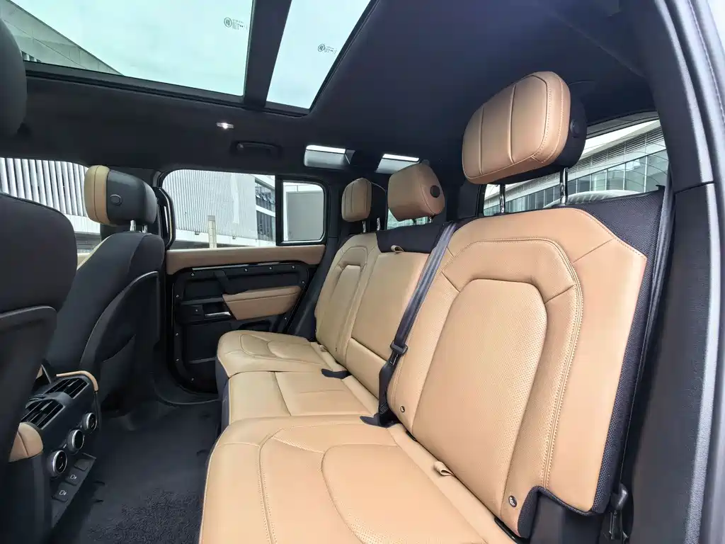 Land Rover Defender — миниатюра 18