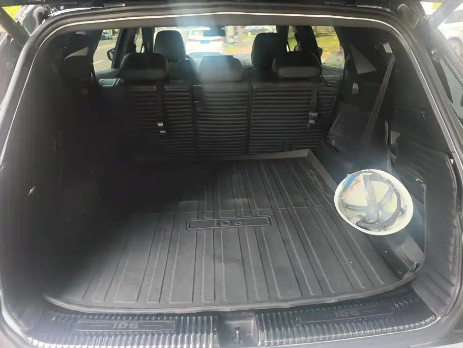 Volkswagen ID.6 X — миниатюра 4