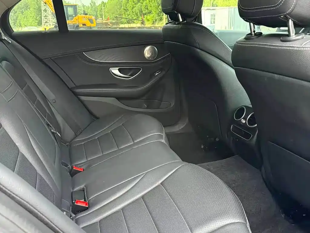 Mercedes-Benz C-Class — миниатюра 11