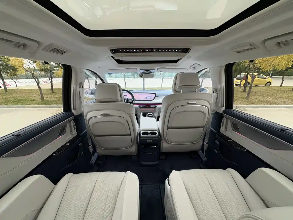 Buick GL8 Hybrid — миниатюра 16