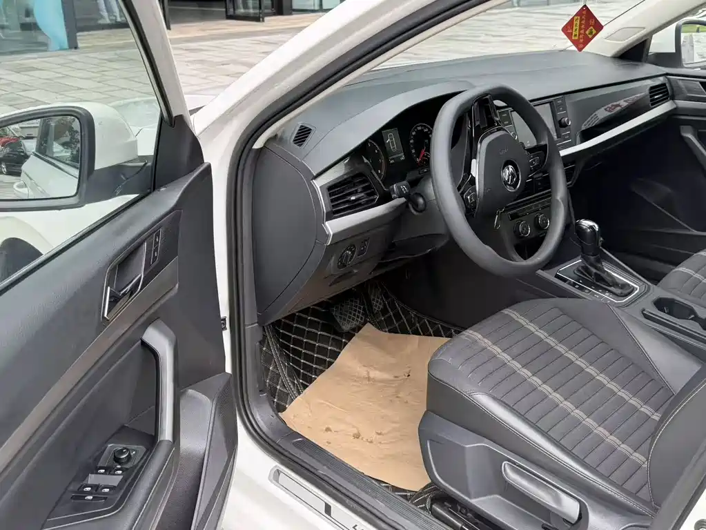 Volkswagen Lavida — миниатюра 6