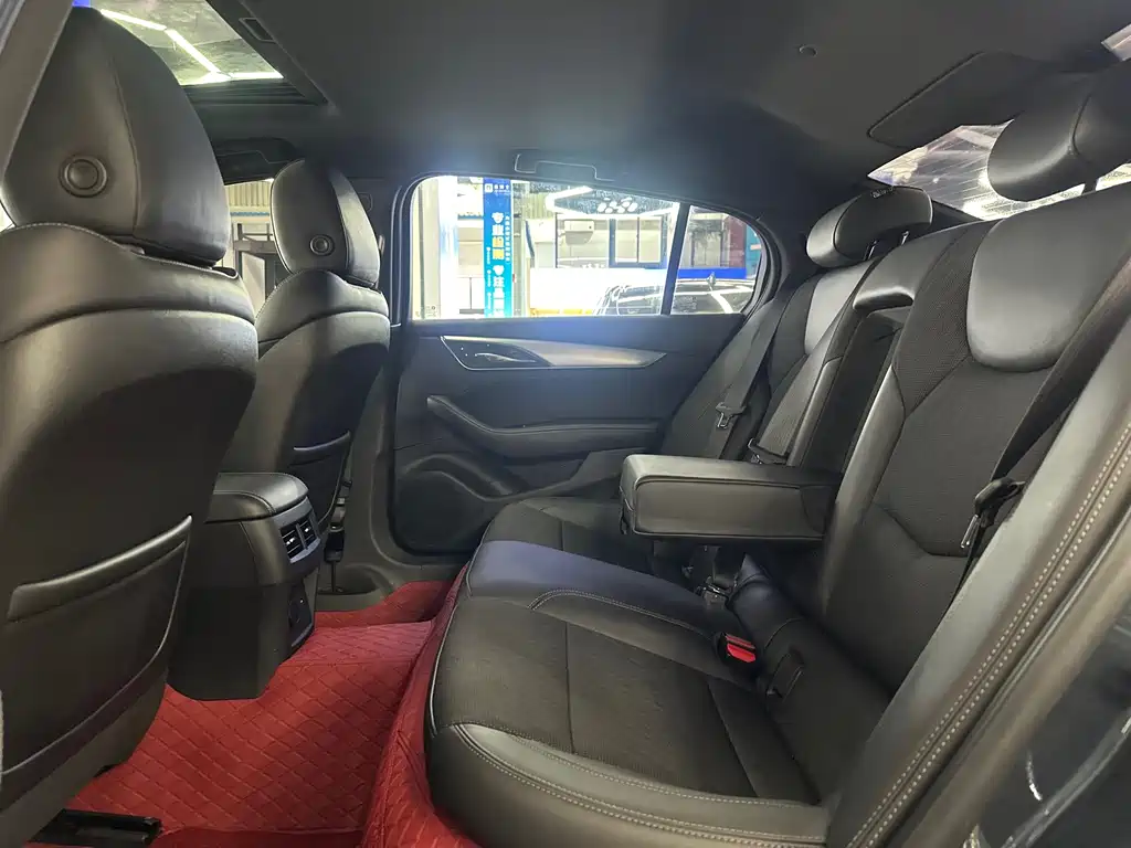 Cadillac CT5 — миниатюра 10