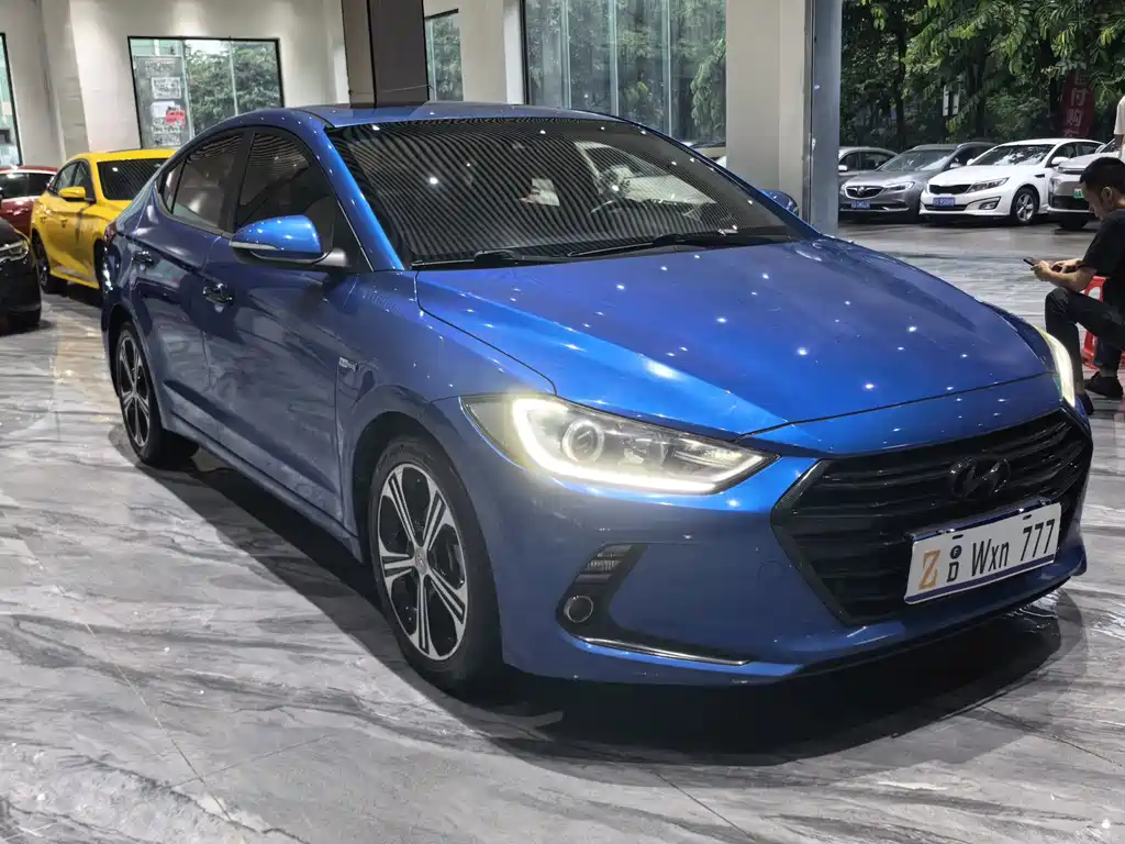 Hyundai Elantra — миниатюра 3