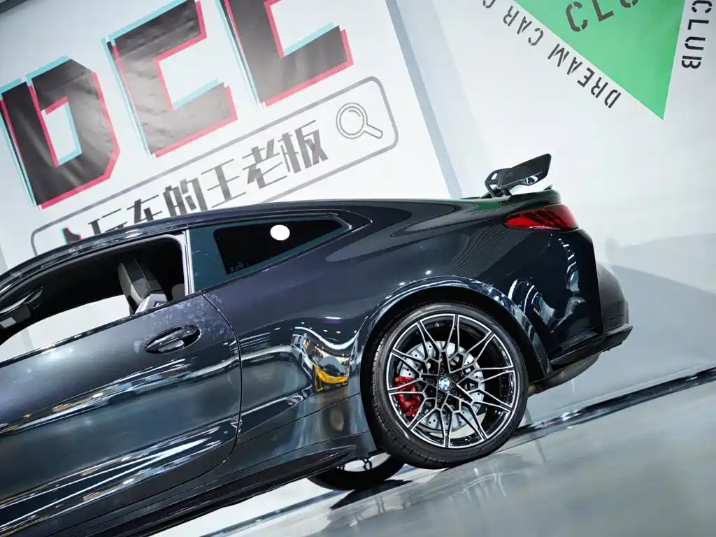 BMW M4 — миниатюра 10