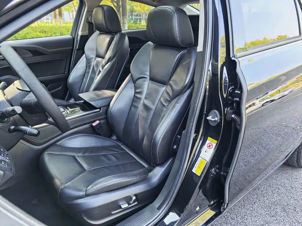 Hongqi Hongqi H5 — миниатюра 23